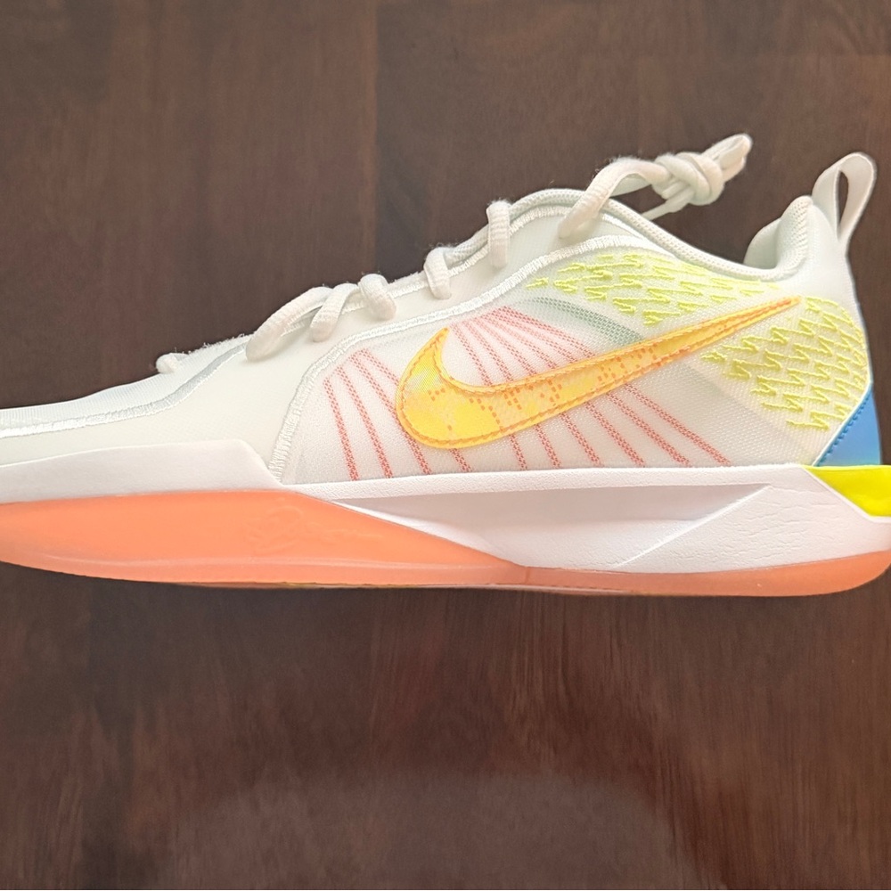 Nike Sabrina 2 SE Youth Basketball Shoes - Picture 2 of 4